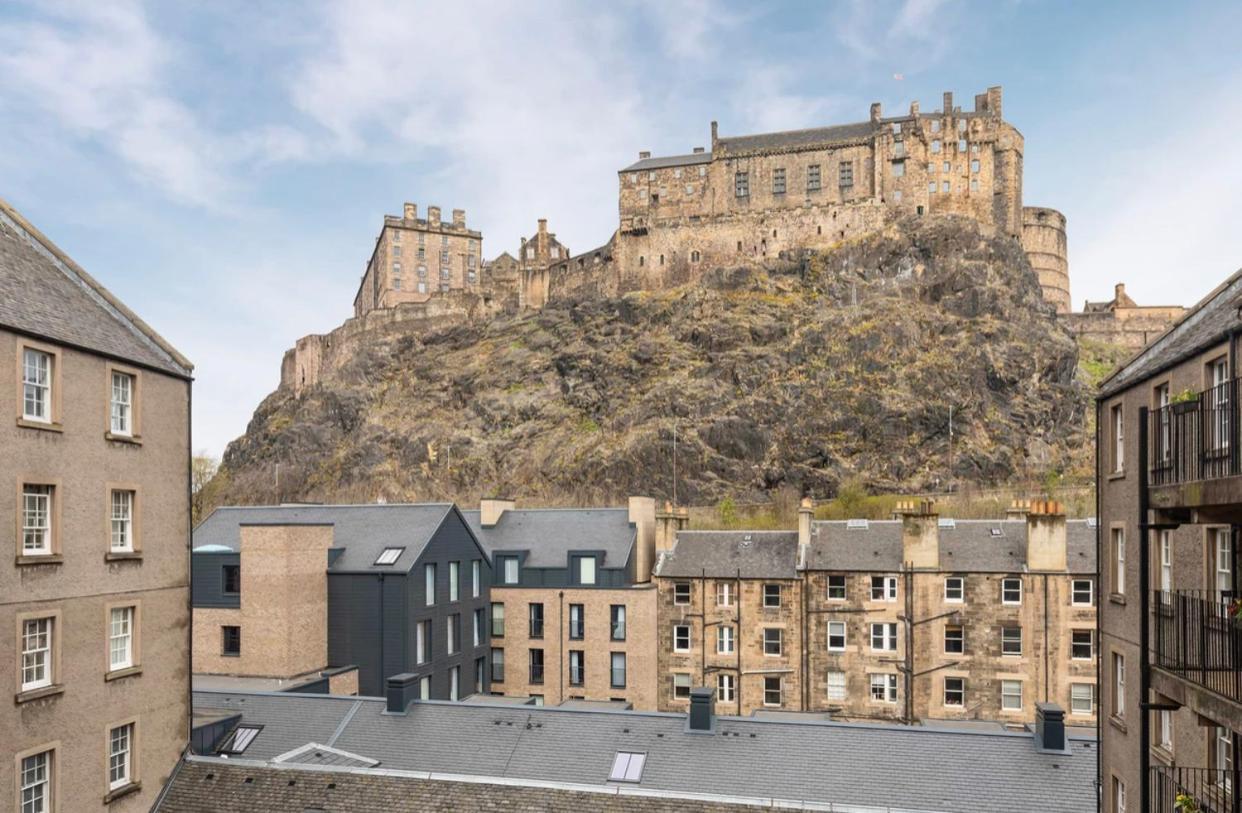 Edinburgh Castle Apartment Exterior photo